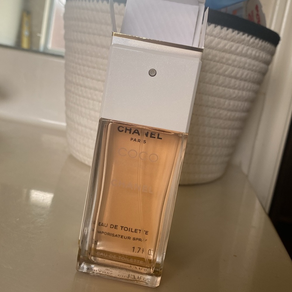 Coco mademoiselle 1.7oz eau de toilette. Full bottle